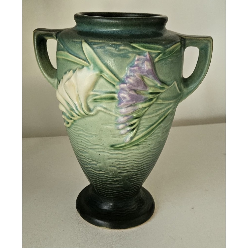 Roseville Pottery Freesia Vase 121-8 Green Lavender White Flowers